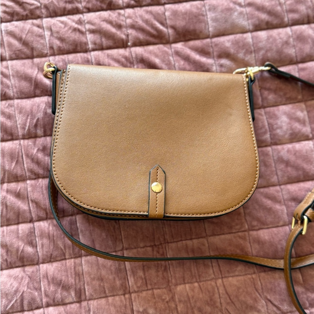 Elegant Tan Crossbody Bag